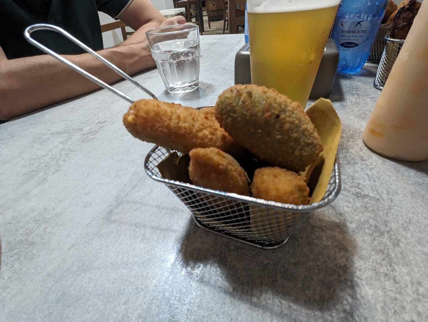 Bar Delfi