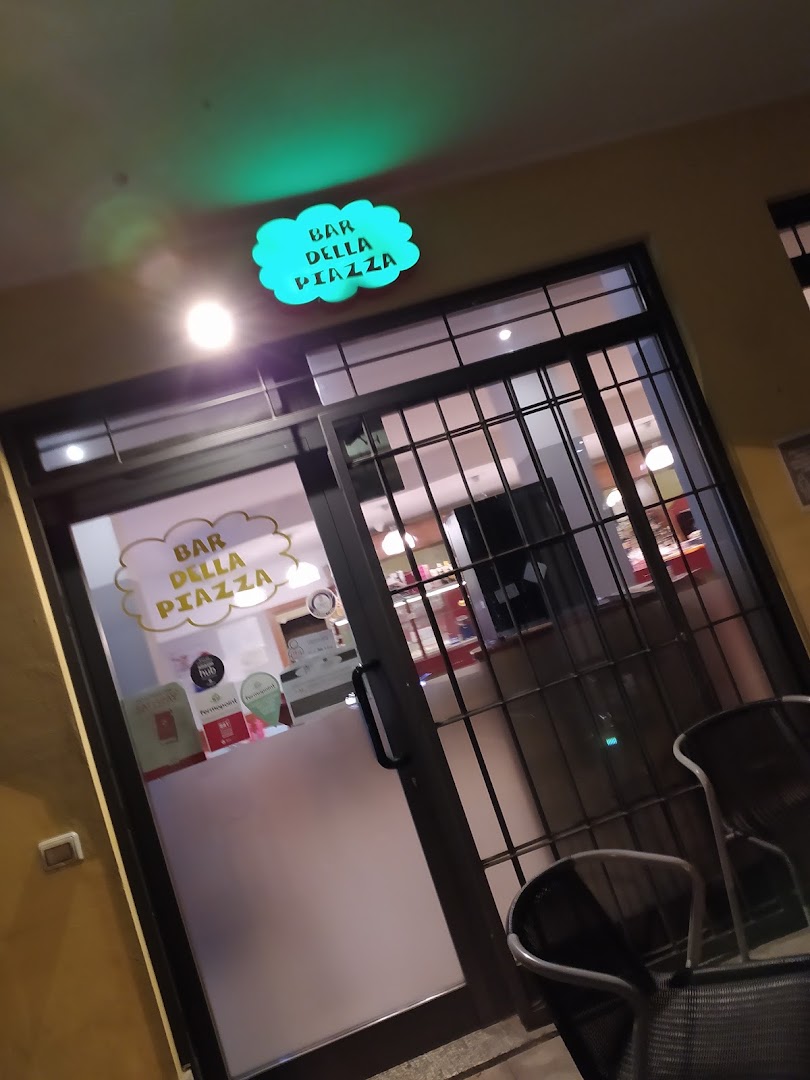 Bar della Piazza di Lin Weifa