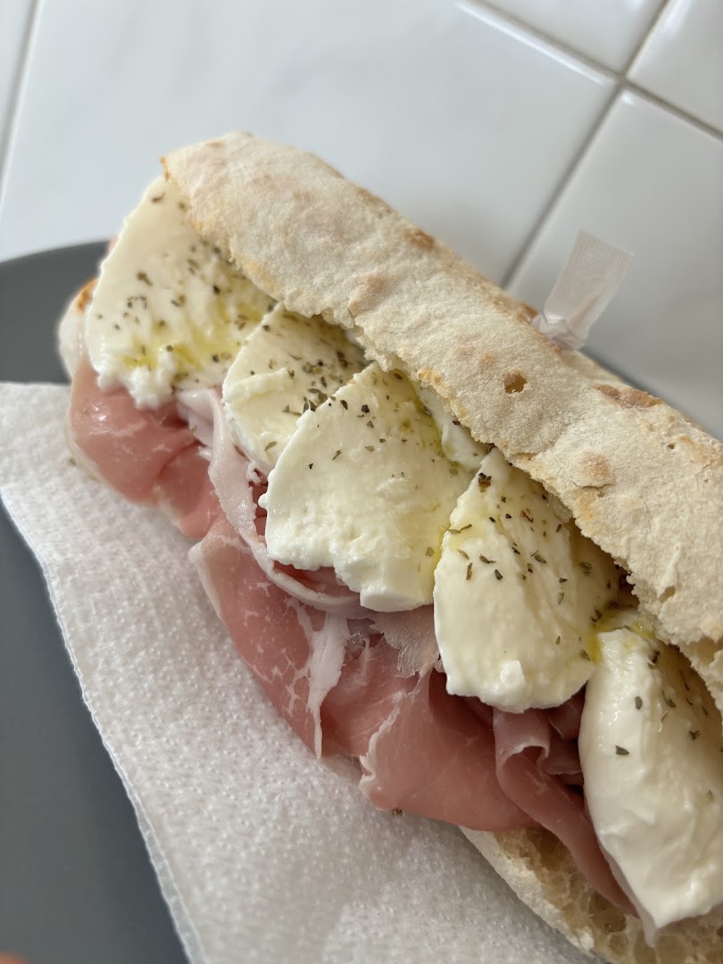 Bar Della Secante Di Mazzotti & Zaganelli...food and coffee