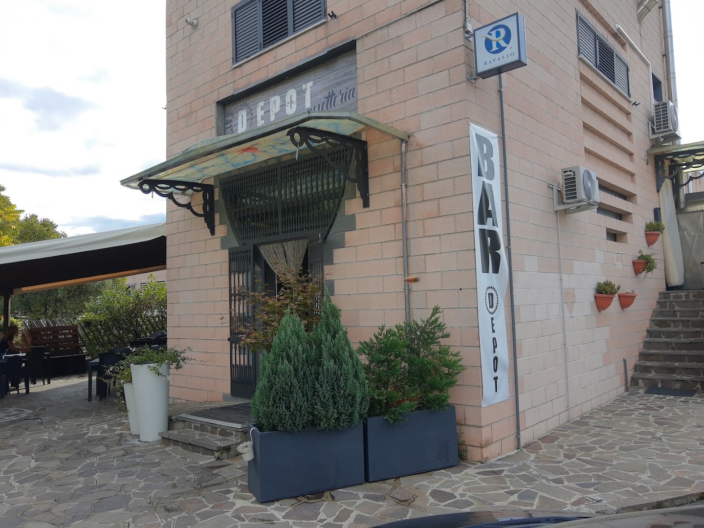 Bar DEPOT