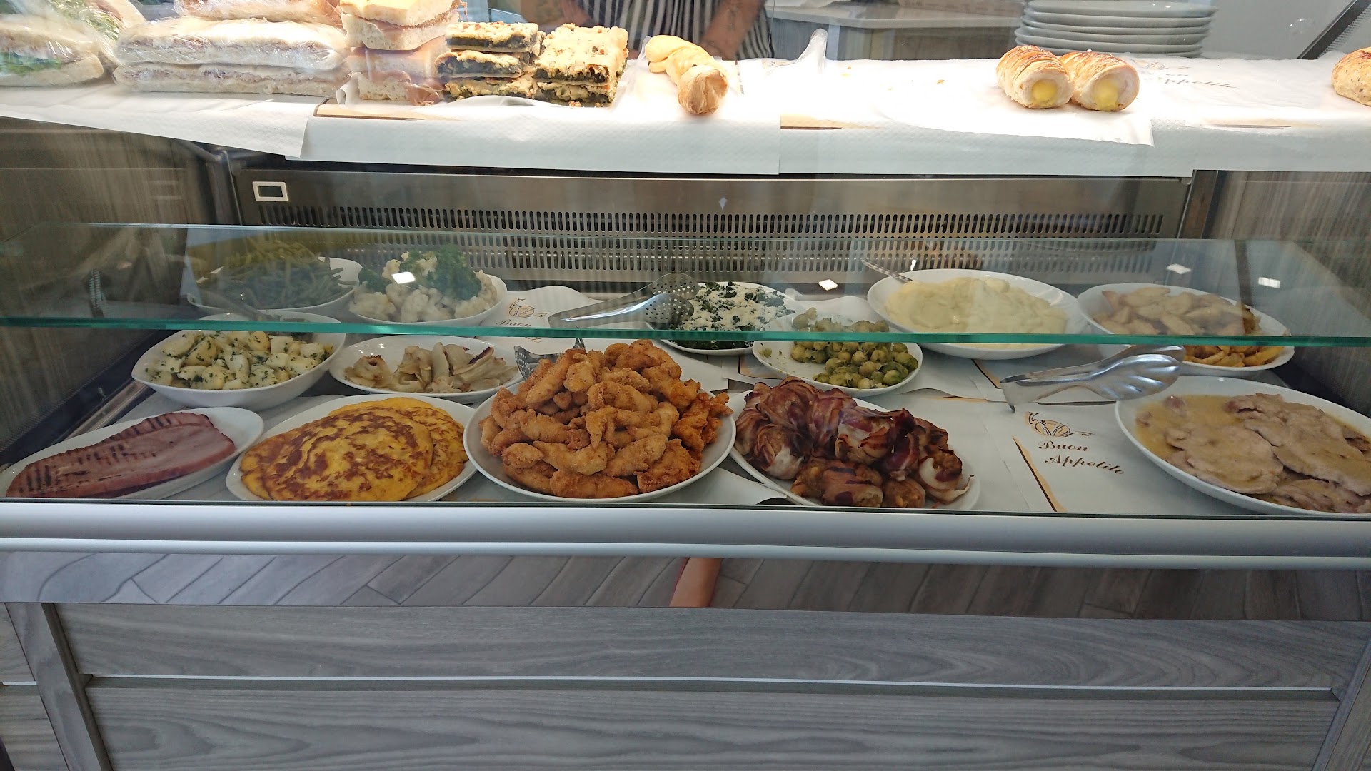 Bar Dogana di Shima Agron