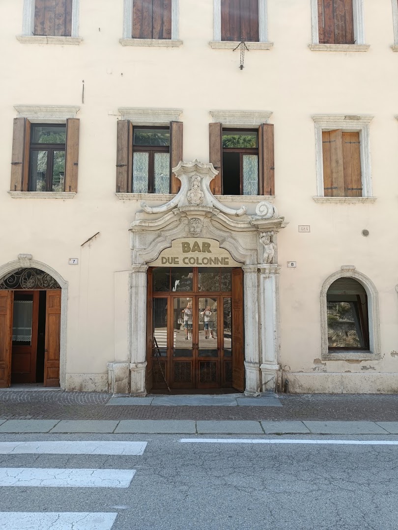 BAR DUE COLONNE