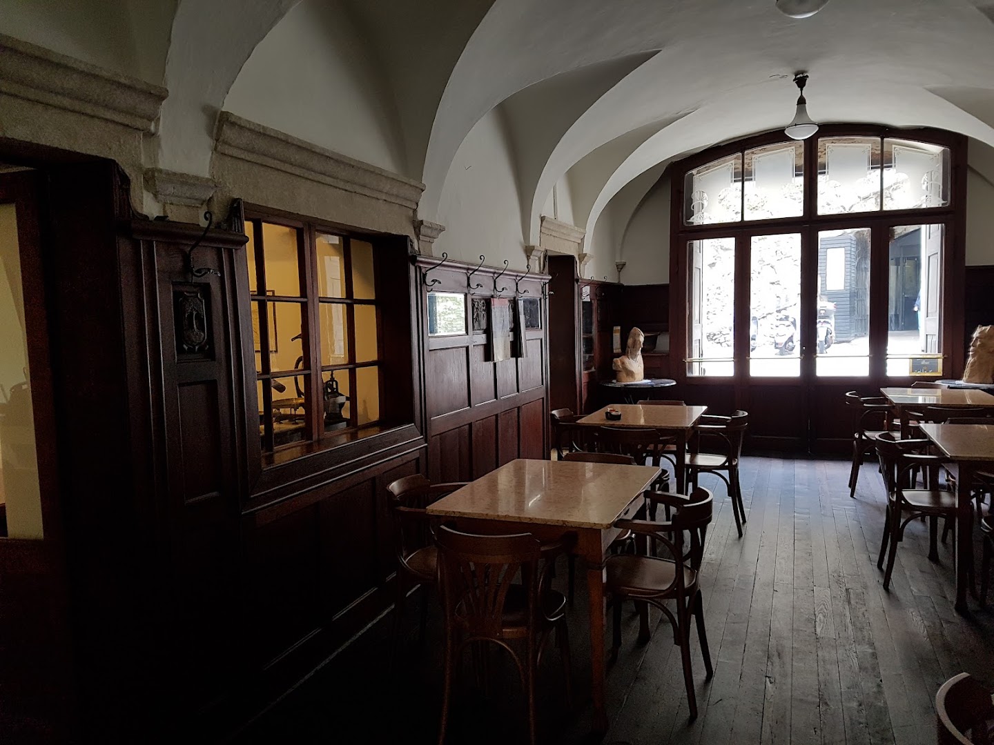 BAR DUE COLONNE