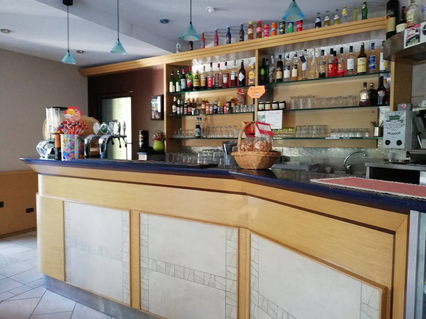 Bar Elfi's, Eupilio