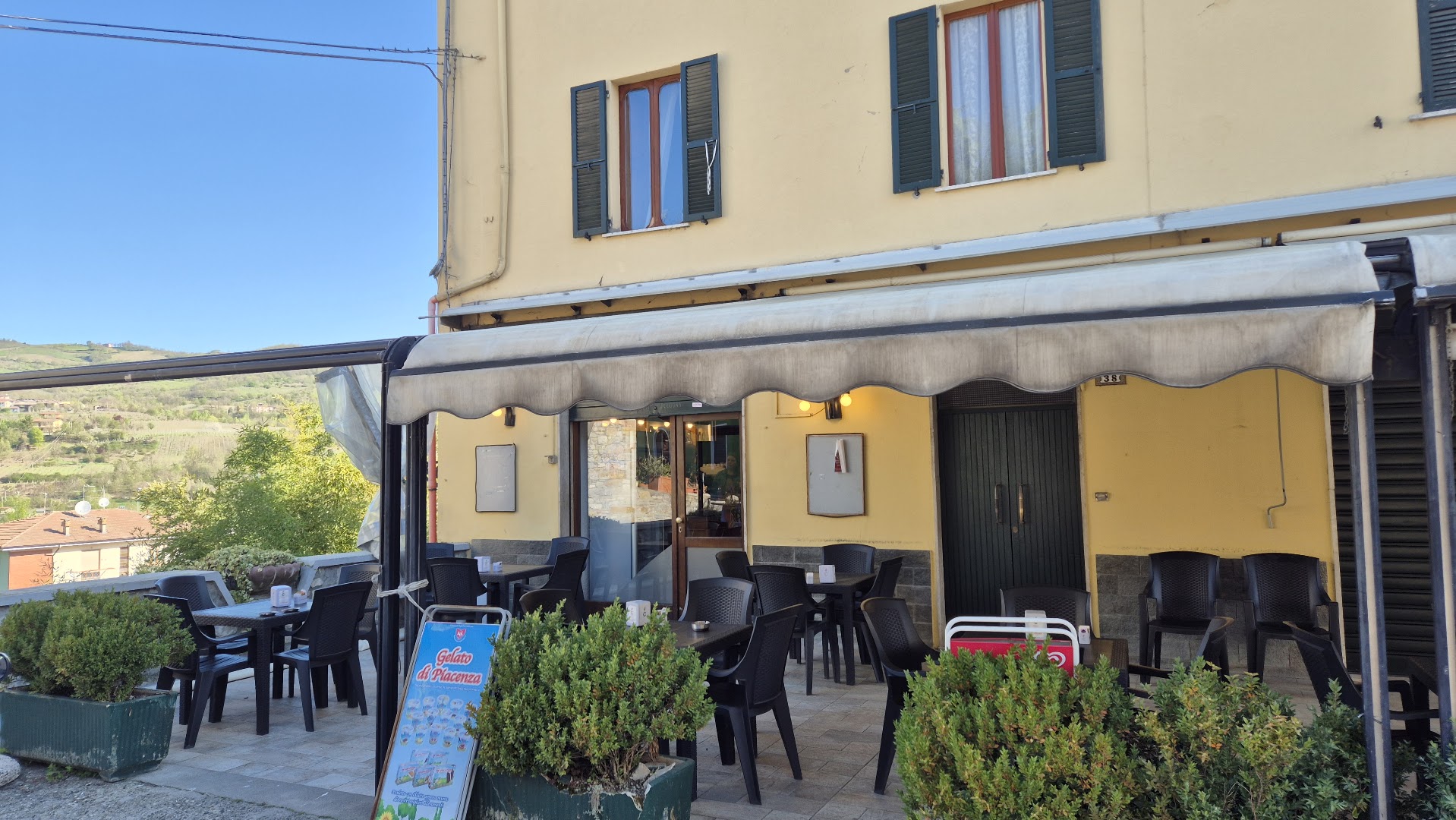 Bar Emi