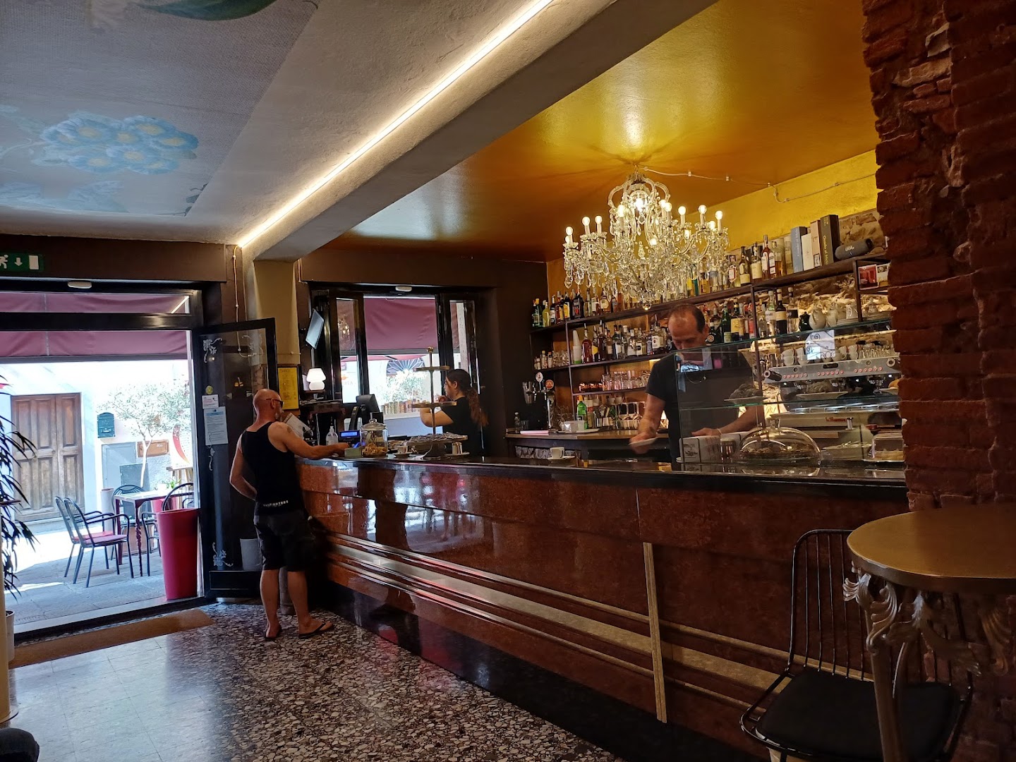 BAR enoteca carducci