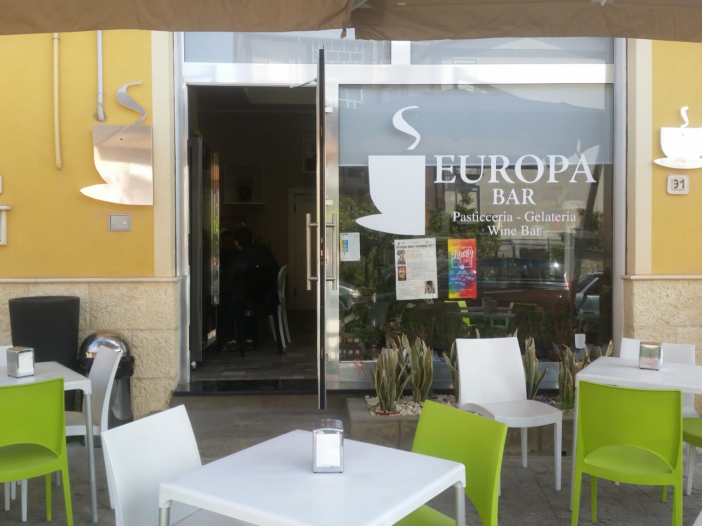 Bar Europa 2, Aragona