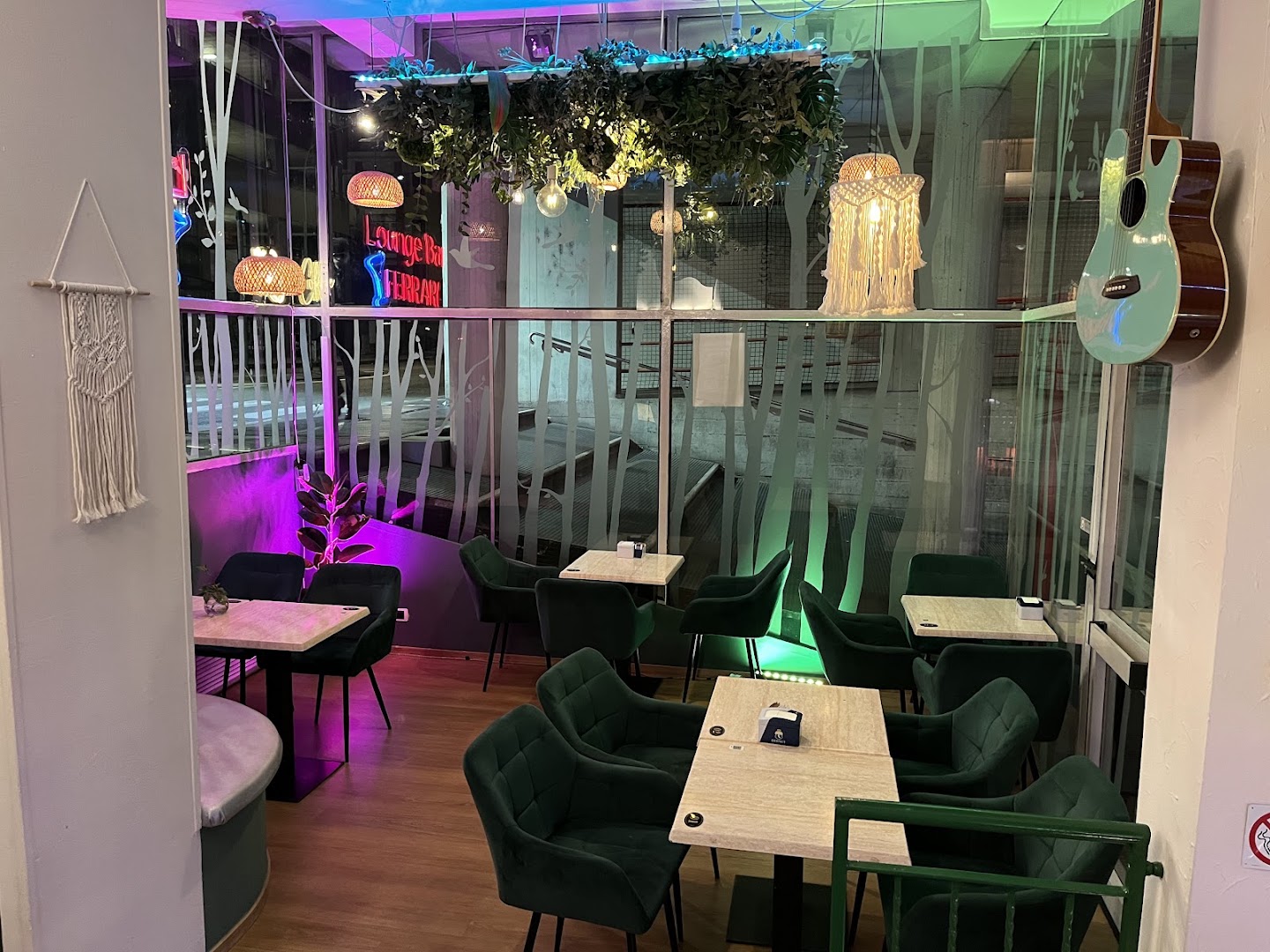 Bar Ferrari 2.0