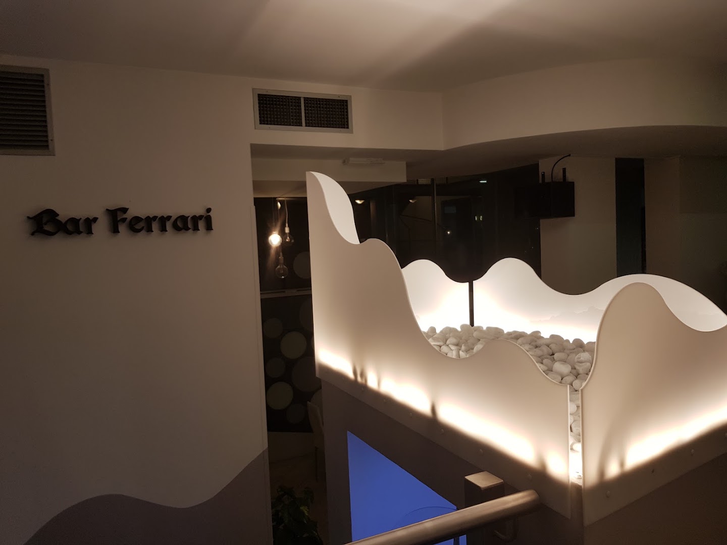 Bar Ferrari 2.0