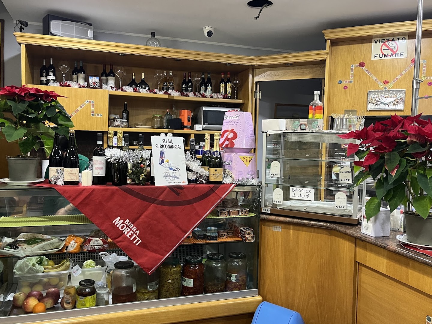 Bar Francesca, Montale