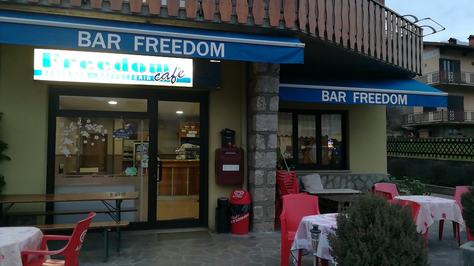 Bar Freedom di Canova Maria Paola