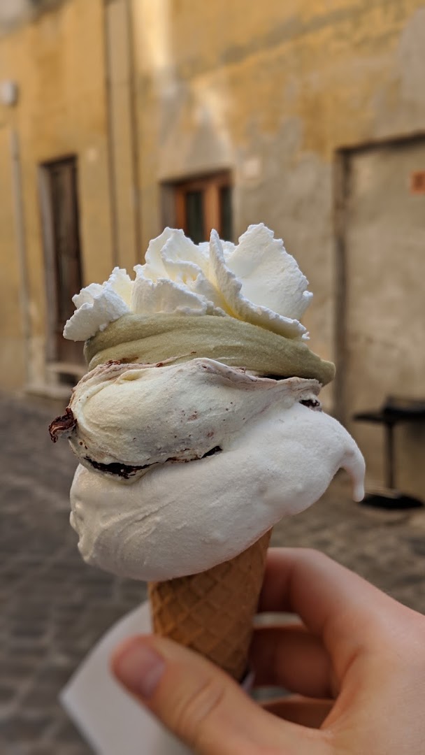 Bar Gelateria 4 + 1