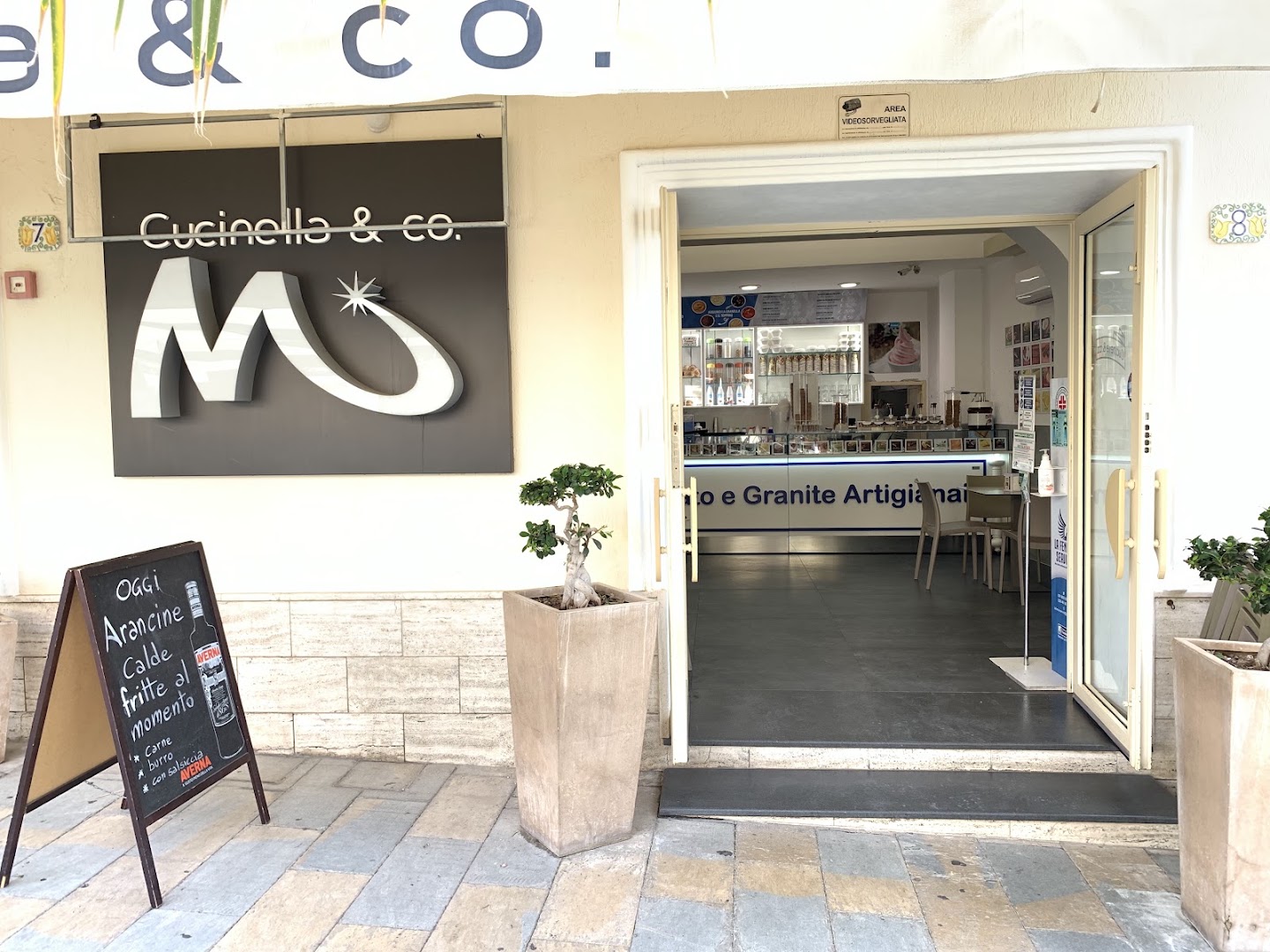 Bar Gelateria Cucinella & Co