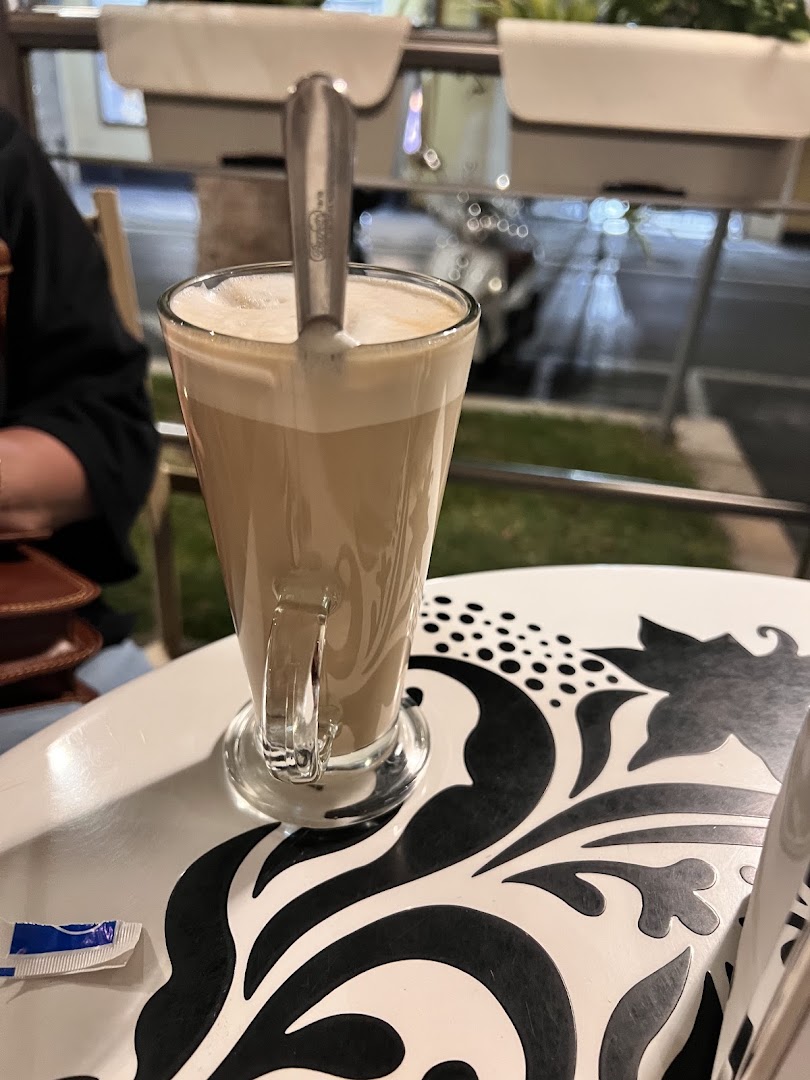 Bar Gelateria Queeny, Loano