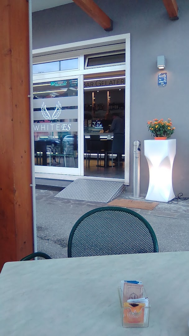BAR GELATERIA WHITEES