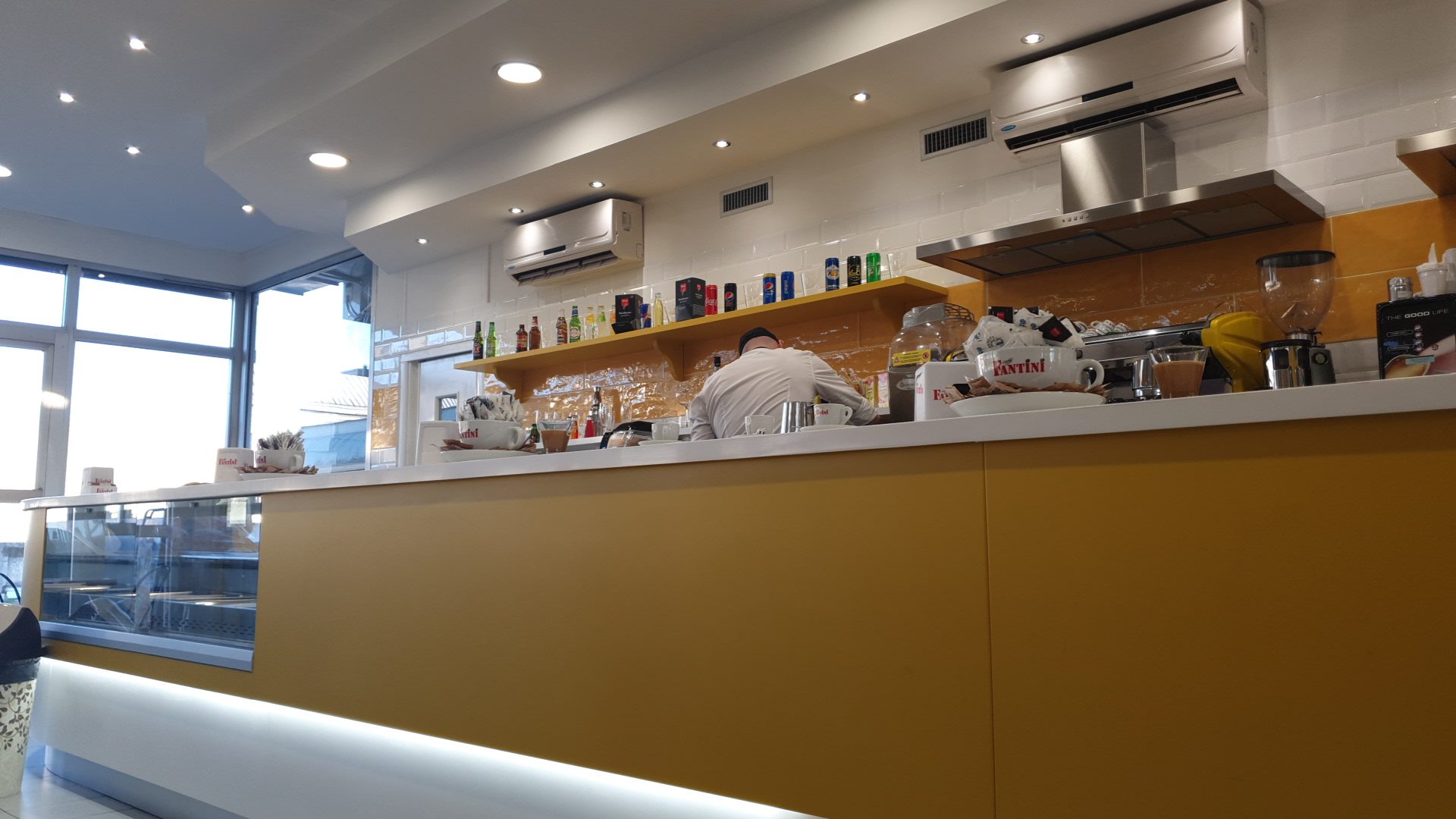 Bar giallo universitario