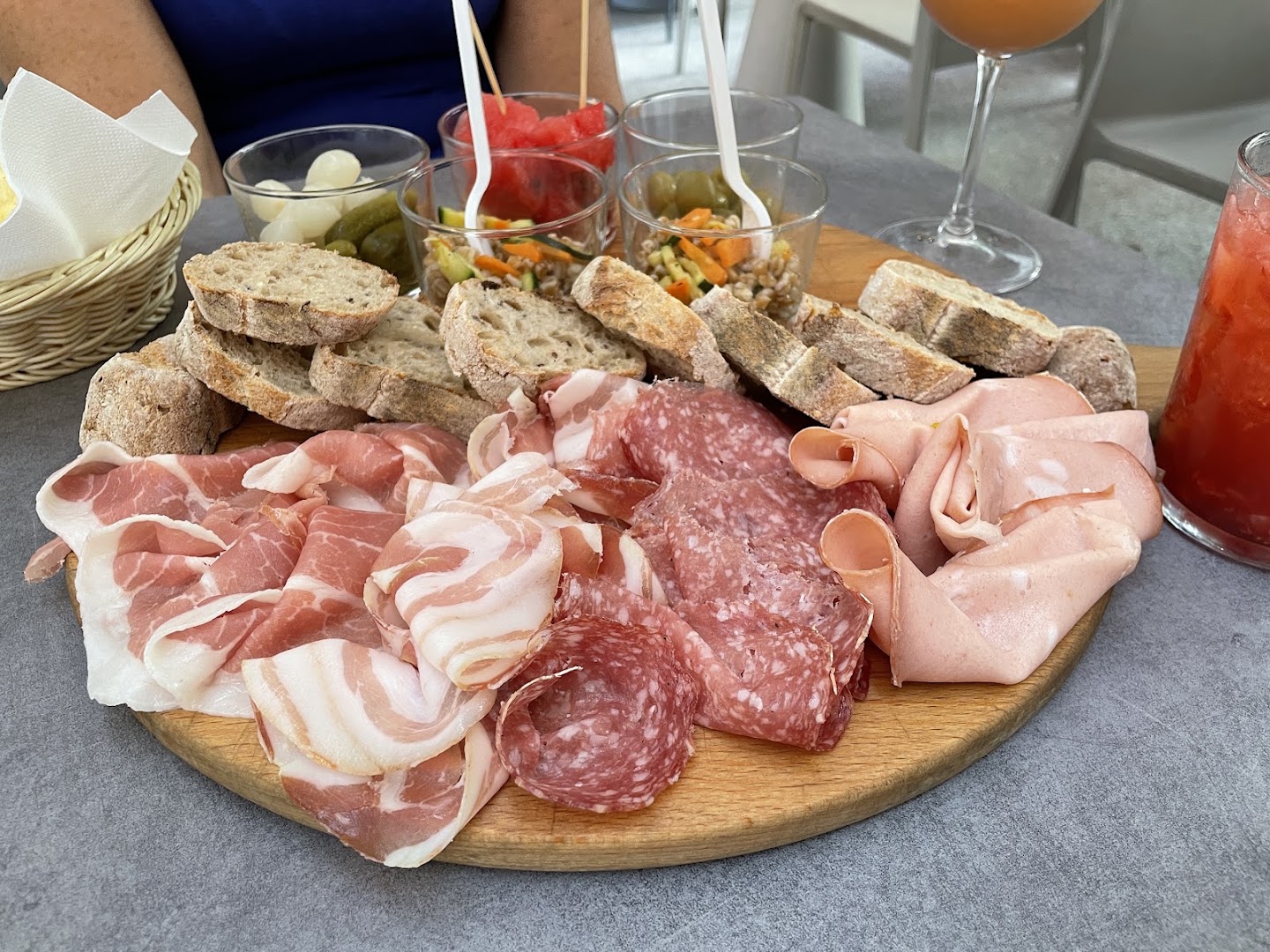 Bar Giuka