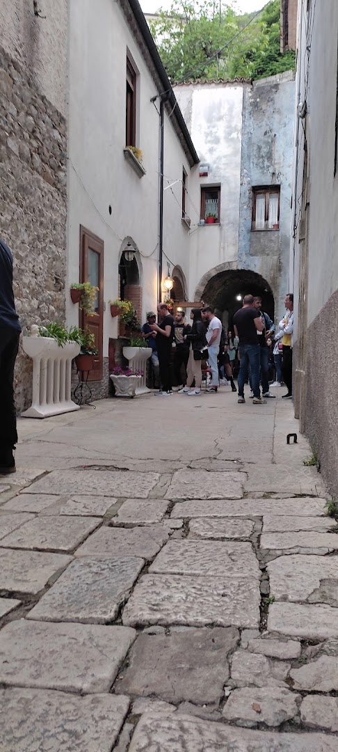 Bar gli Archi, Roccamandolfi