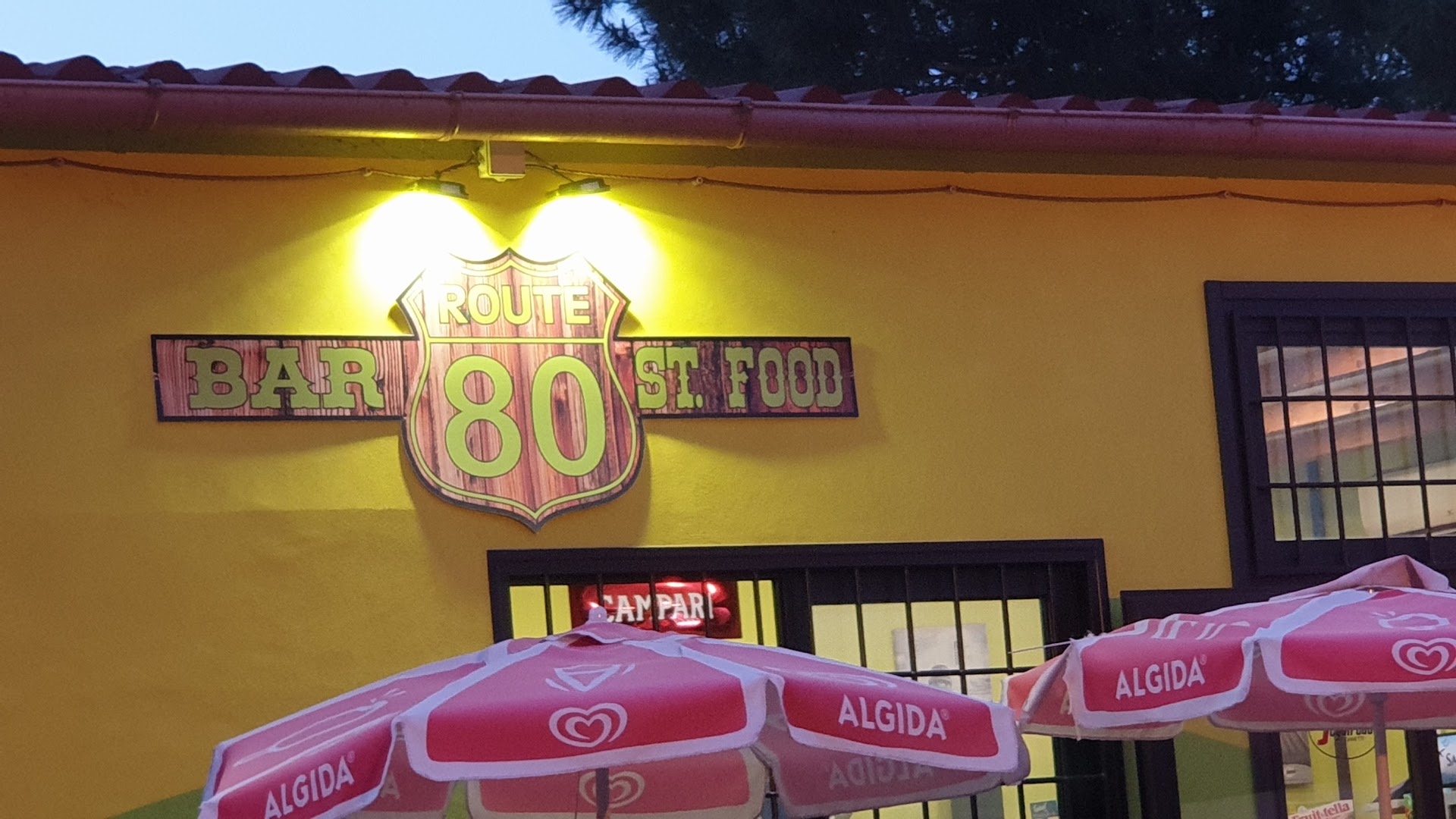 Bar & Grill "Route 80"