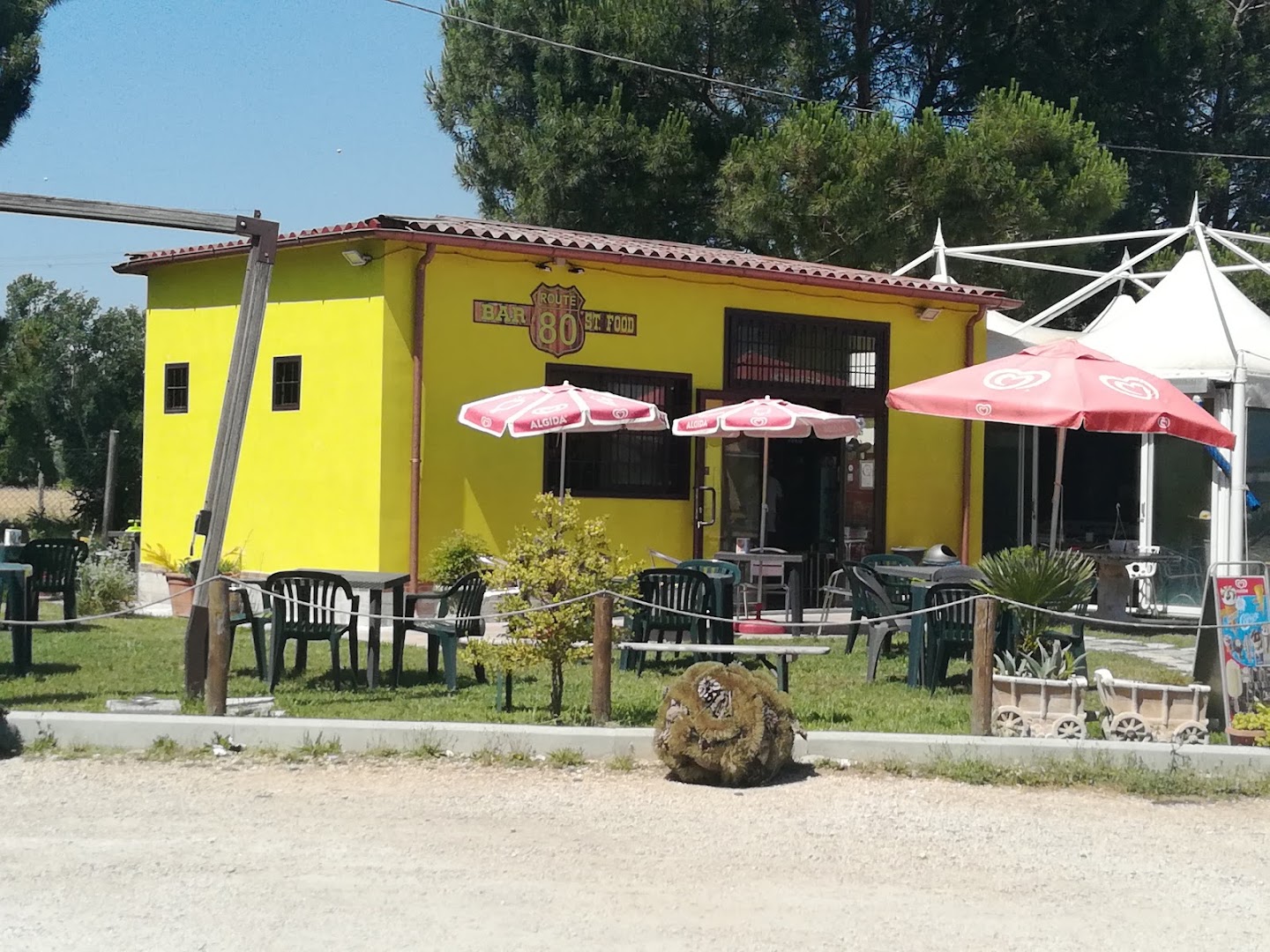 Bar & Grill "Route 80"