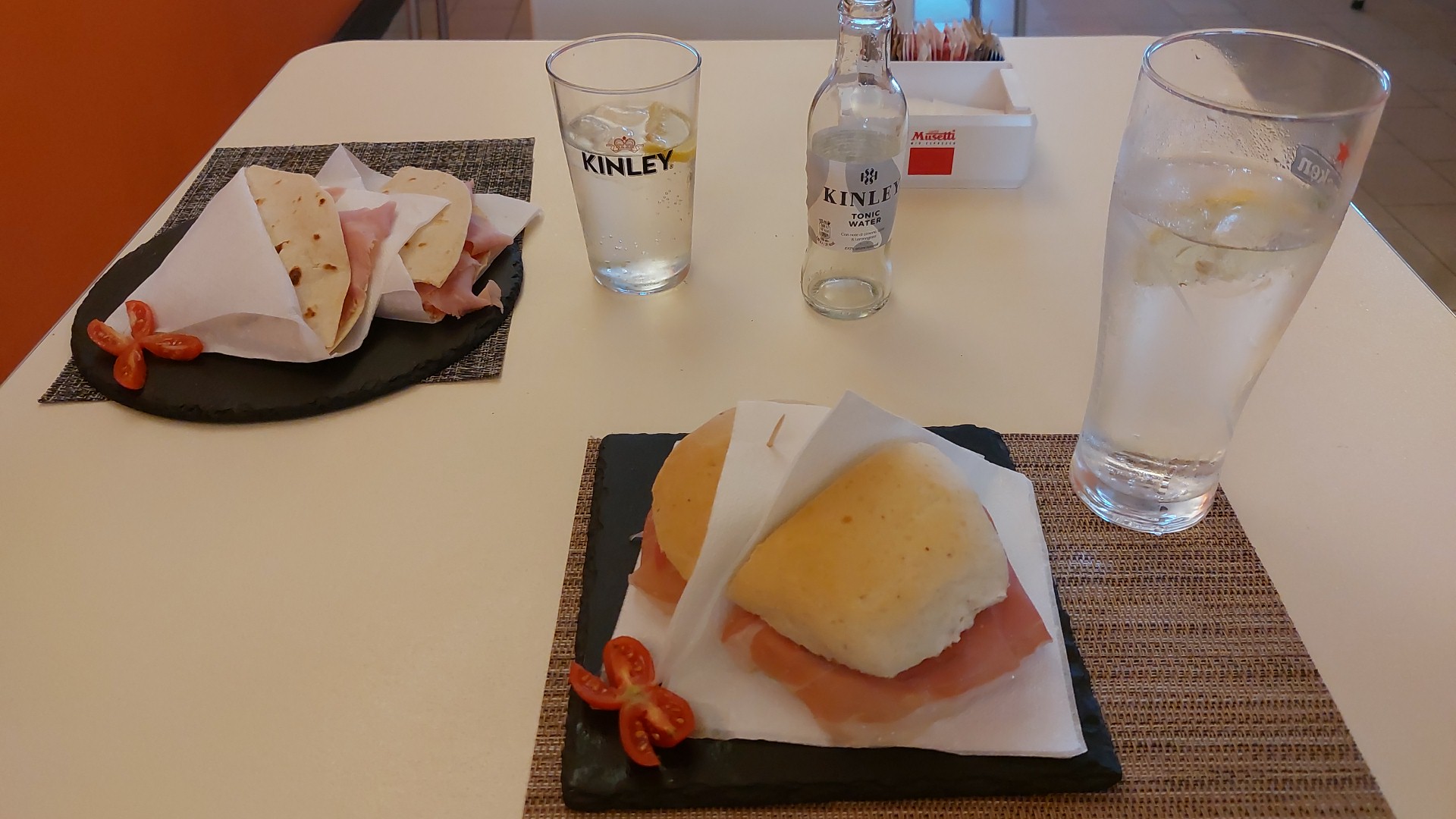 Bar Ideal