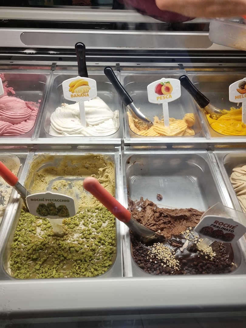 Bar Il Punto D'Incontro Gelateria Dei F.Lli Lttarru Snc