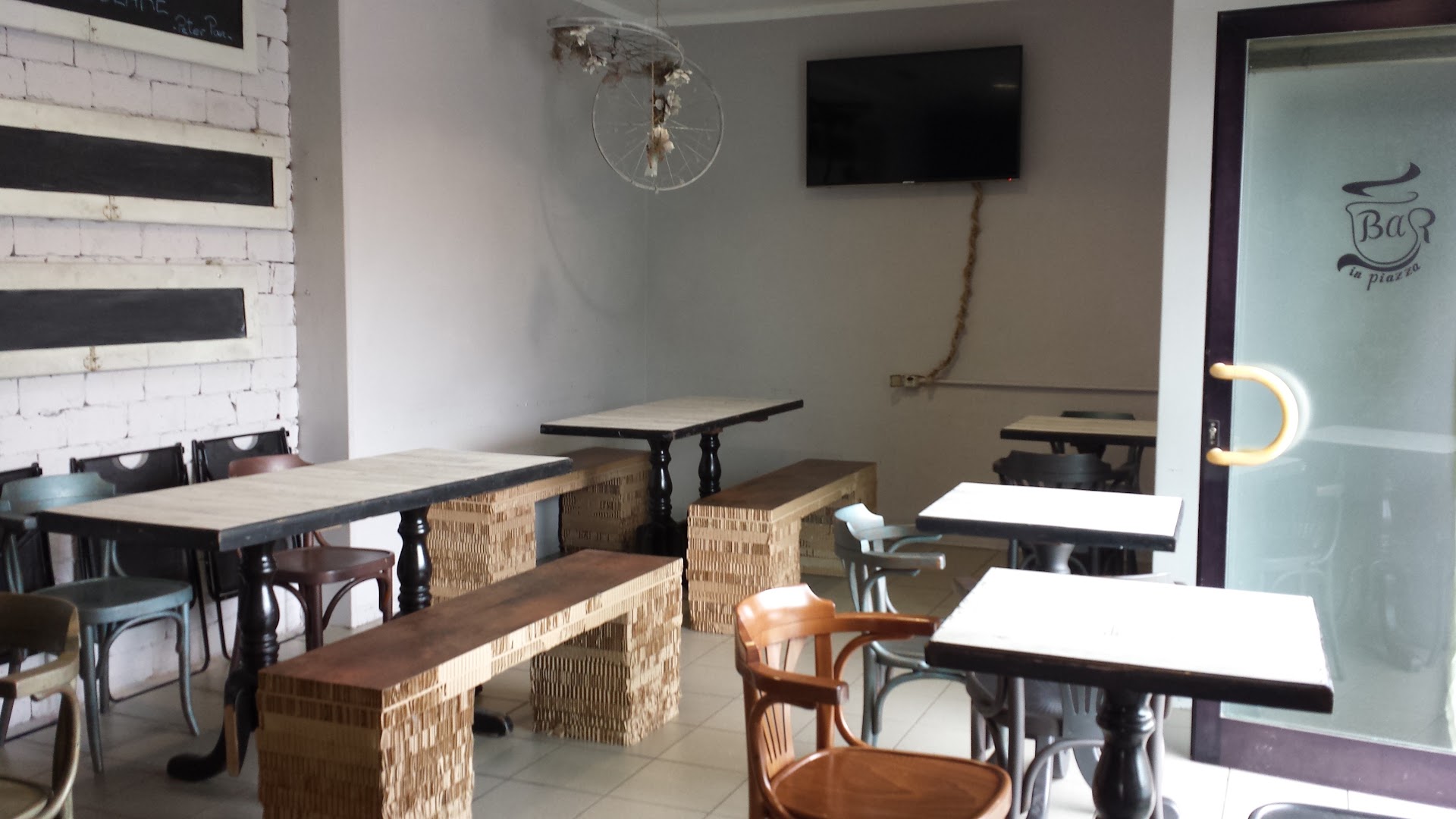 Bar in Piazza