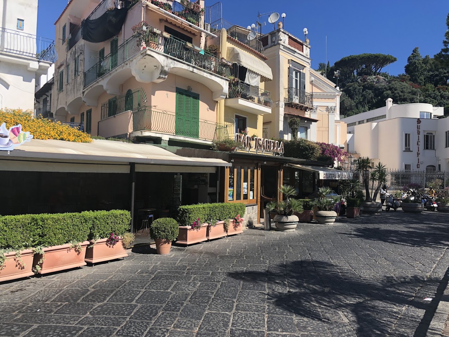 Bar Isabella