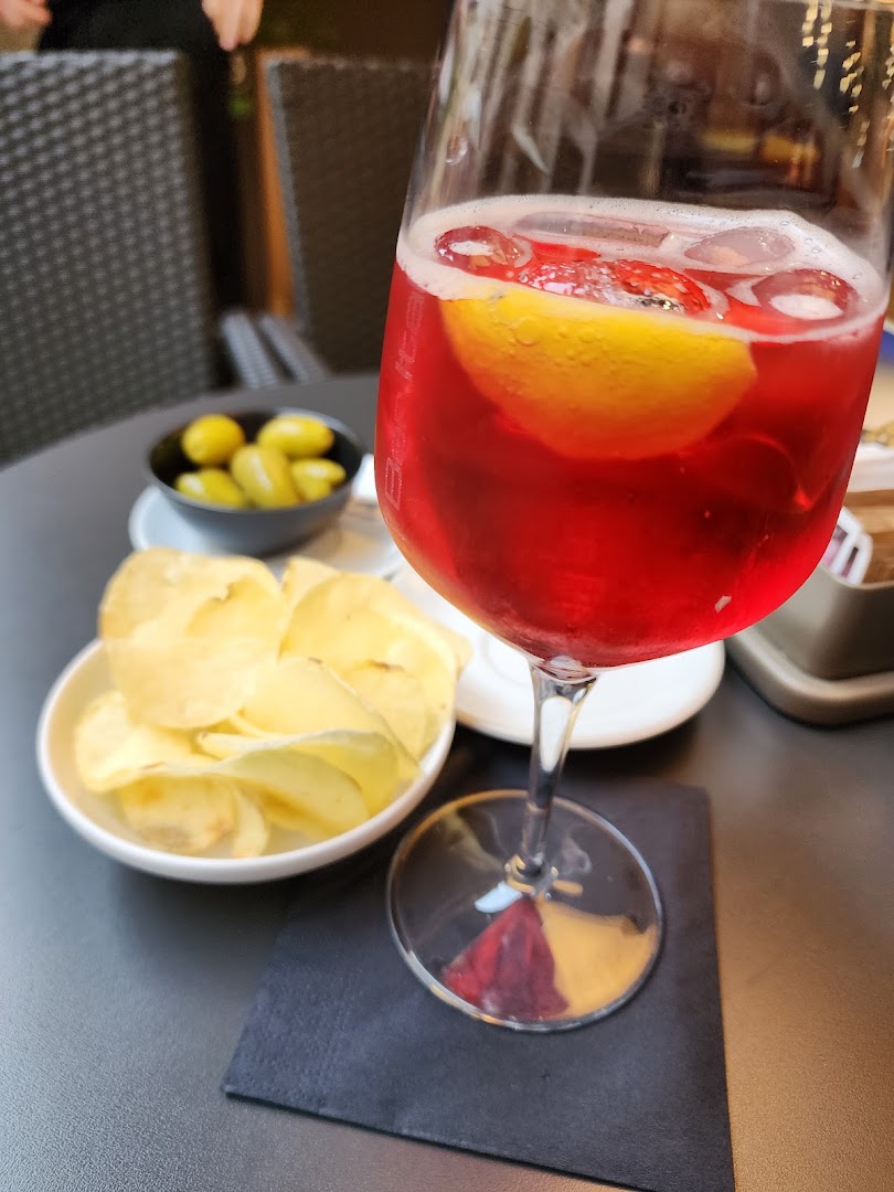 Bar Italia Easy Drinking