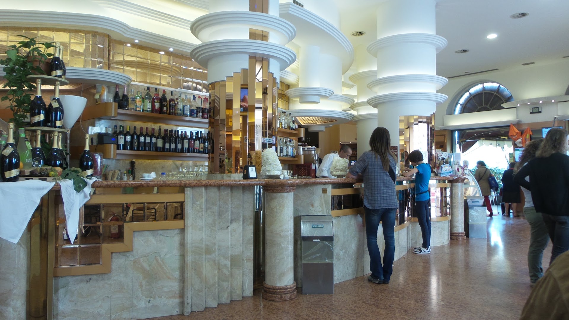Bar Italia Milano, Milano