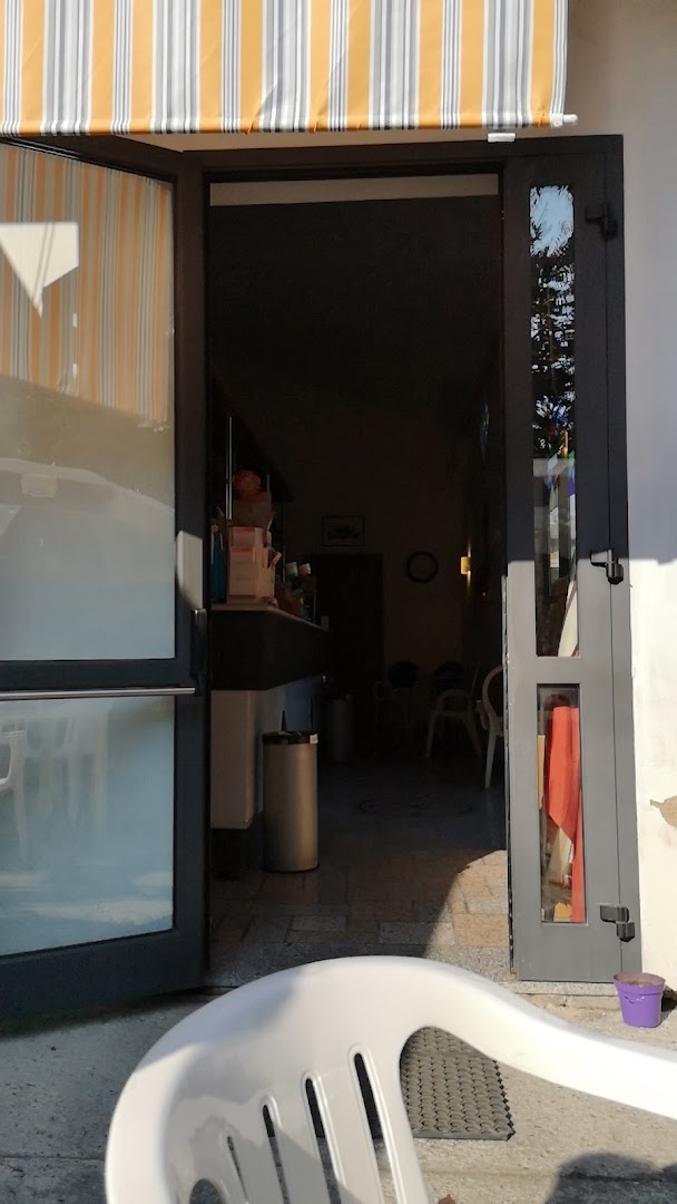 Bar La Perla, Massa