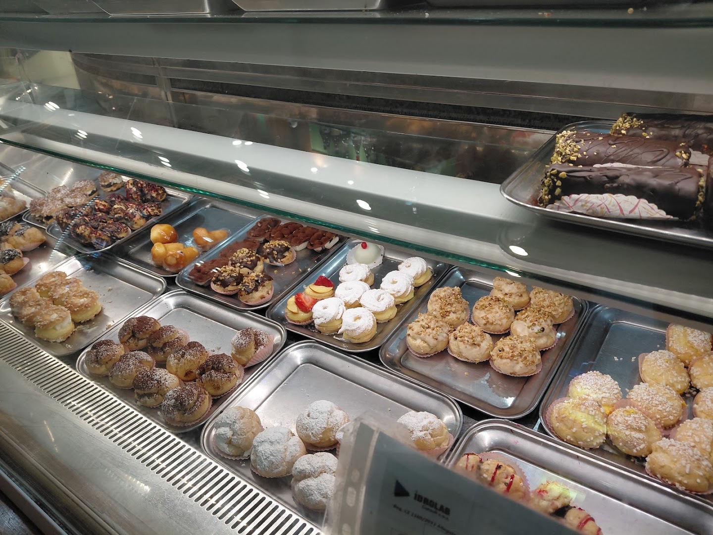 Bar La Sorgente, Specialità Cassatelle di Ricotta & Dolci Siciliani.