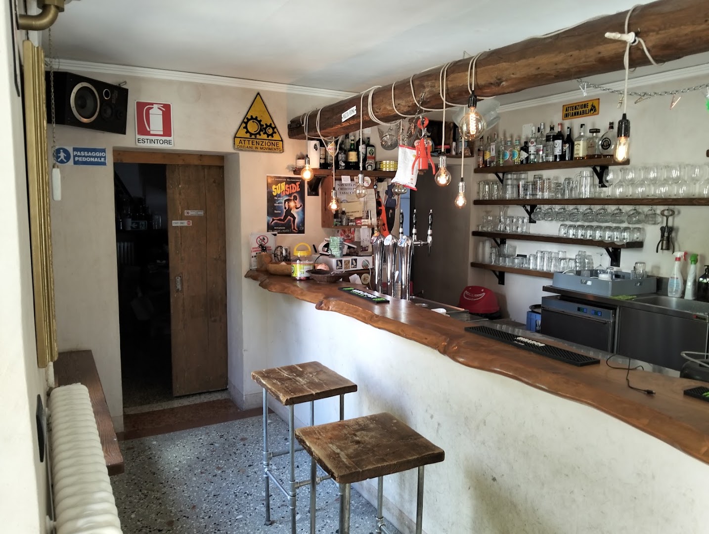 Bar Le Bionde di Leda Carrera