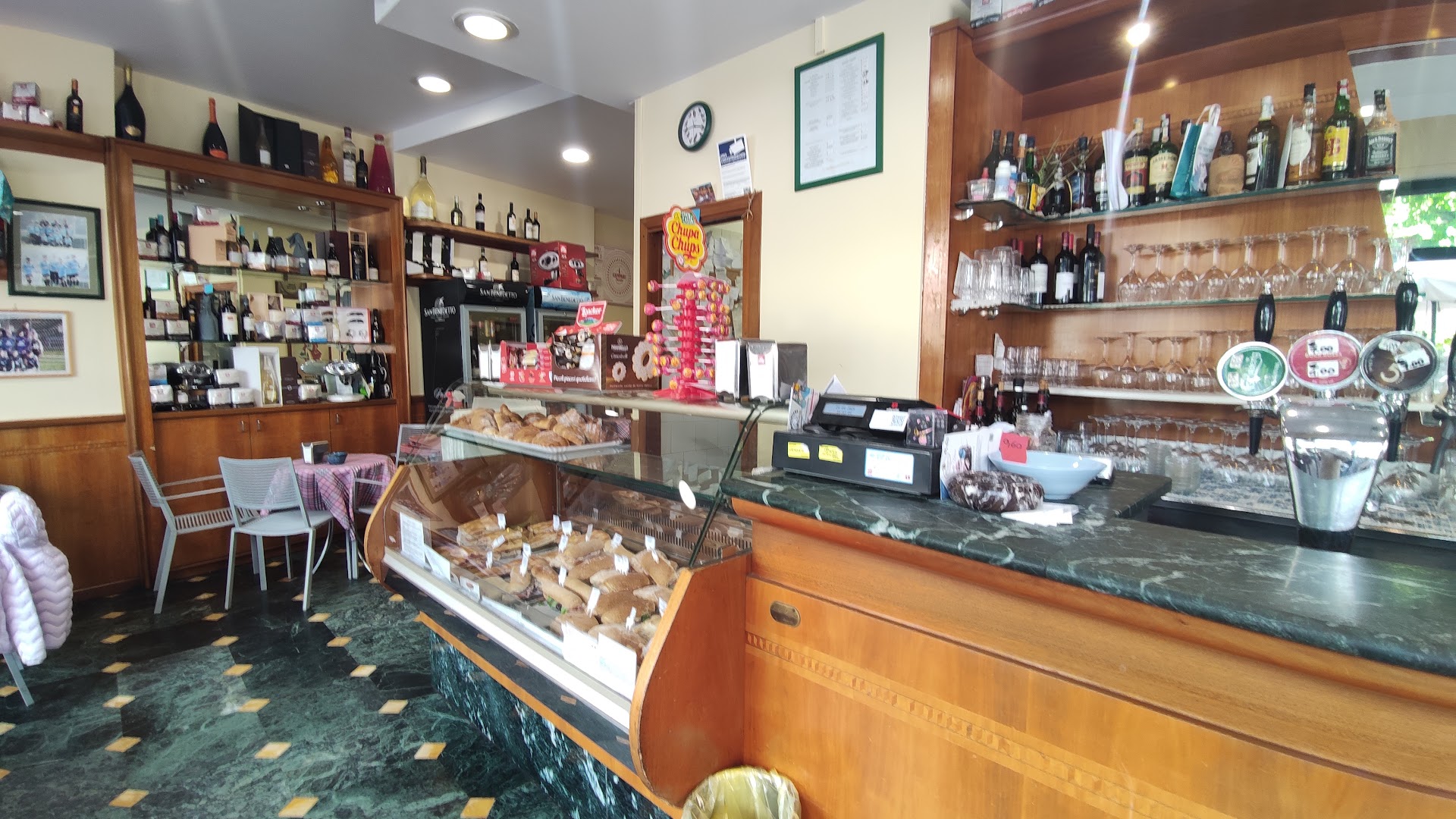 Bar Levanto