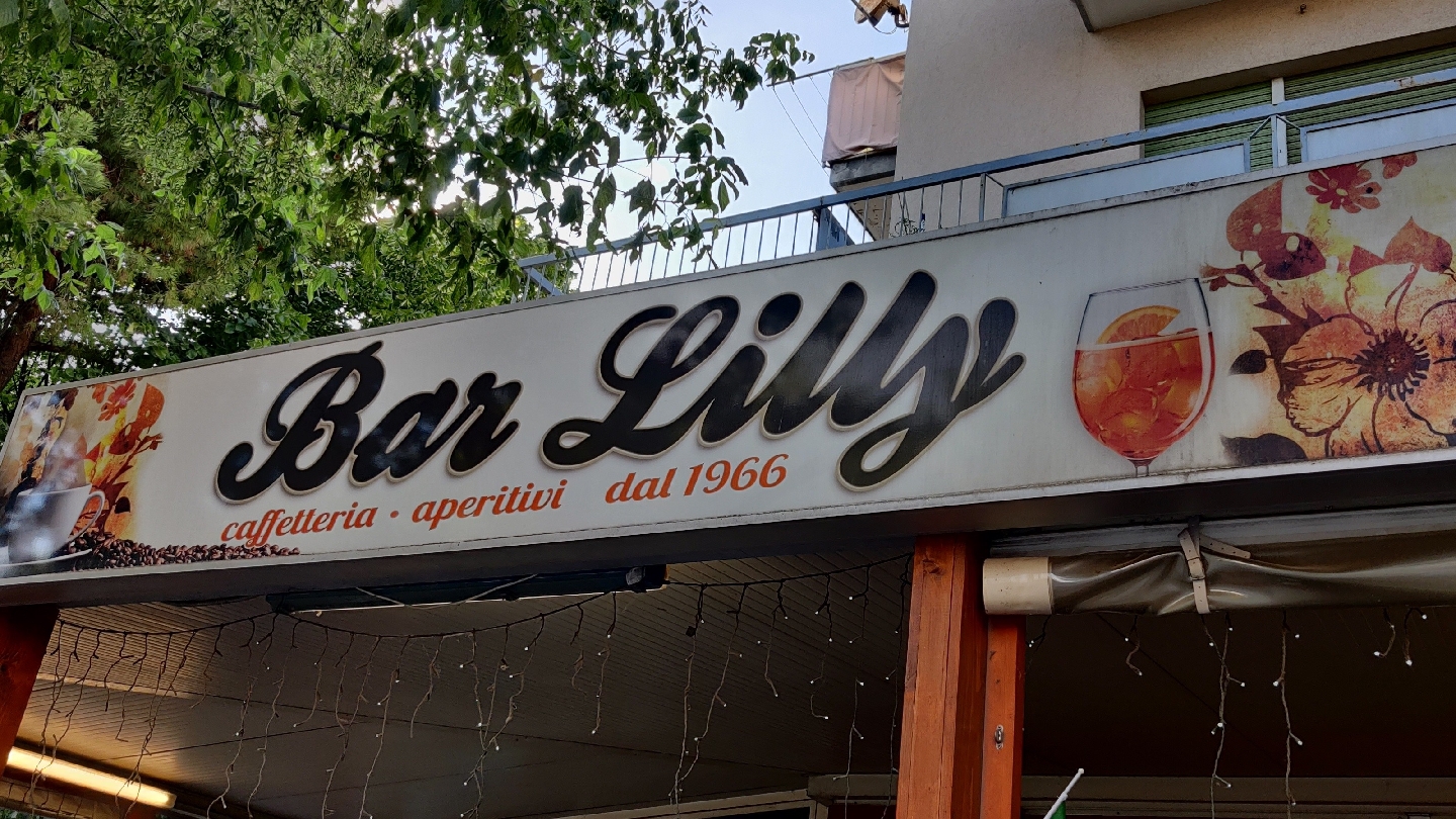Bar Lilly