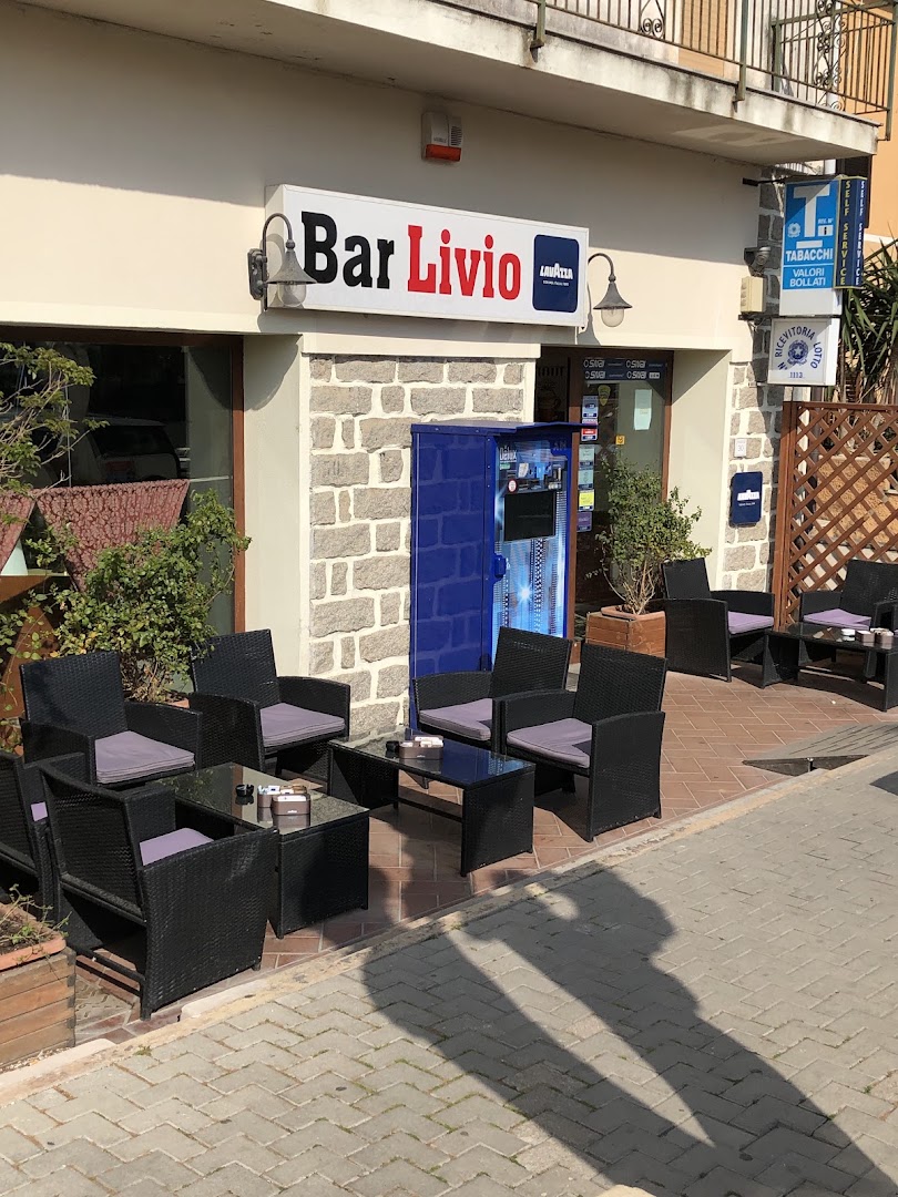 Bar Livio, Palau