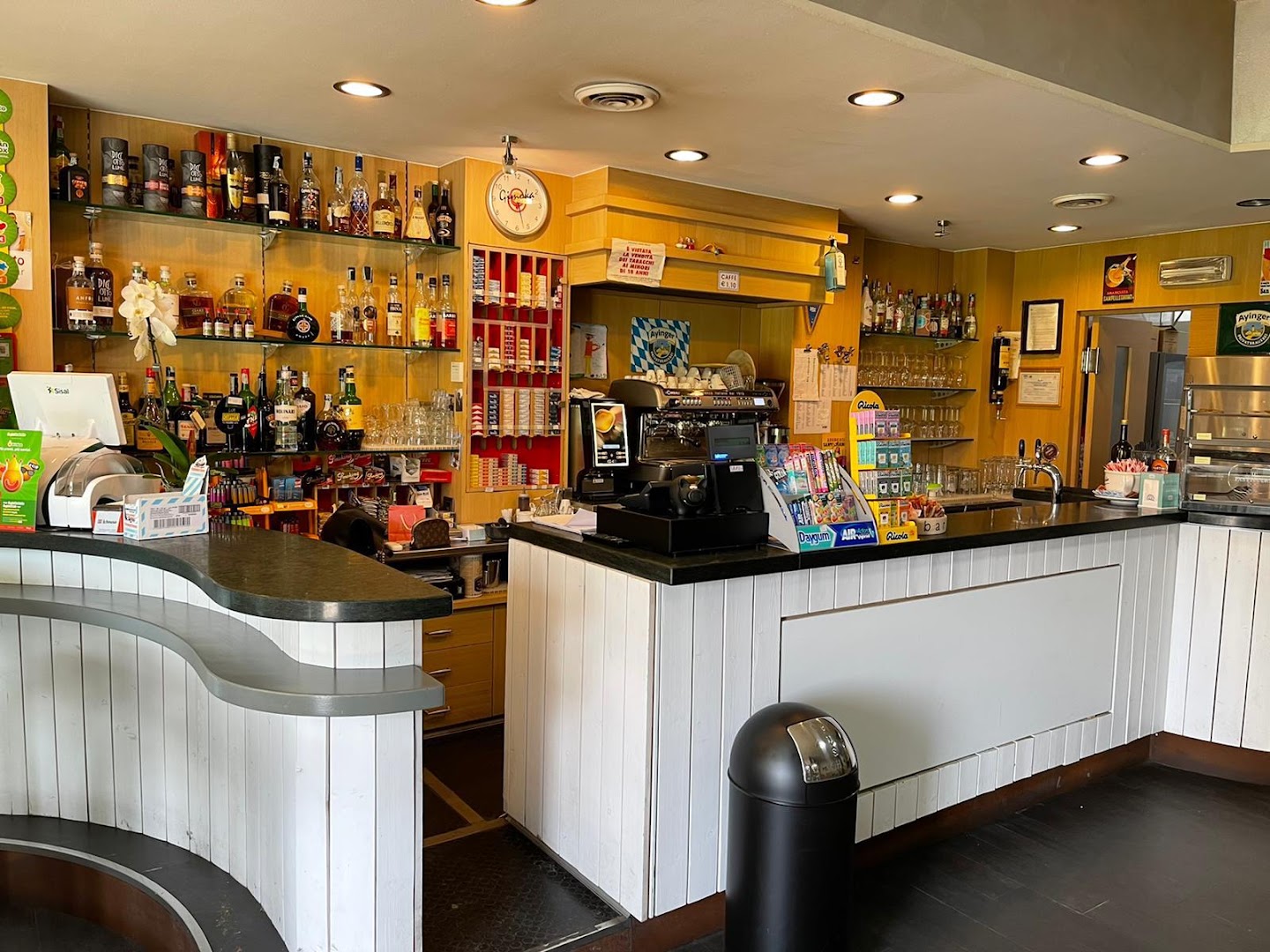Bar L'opposto, Albosaggia