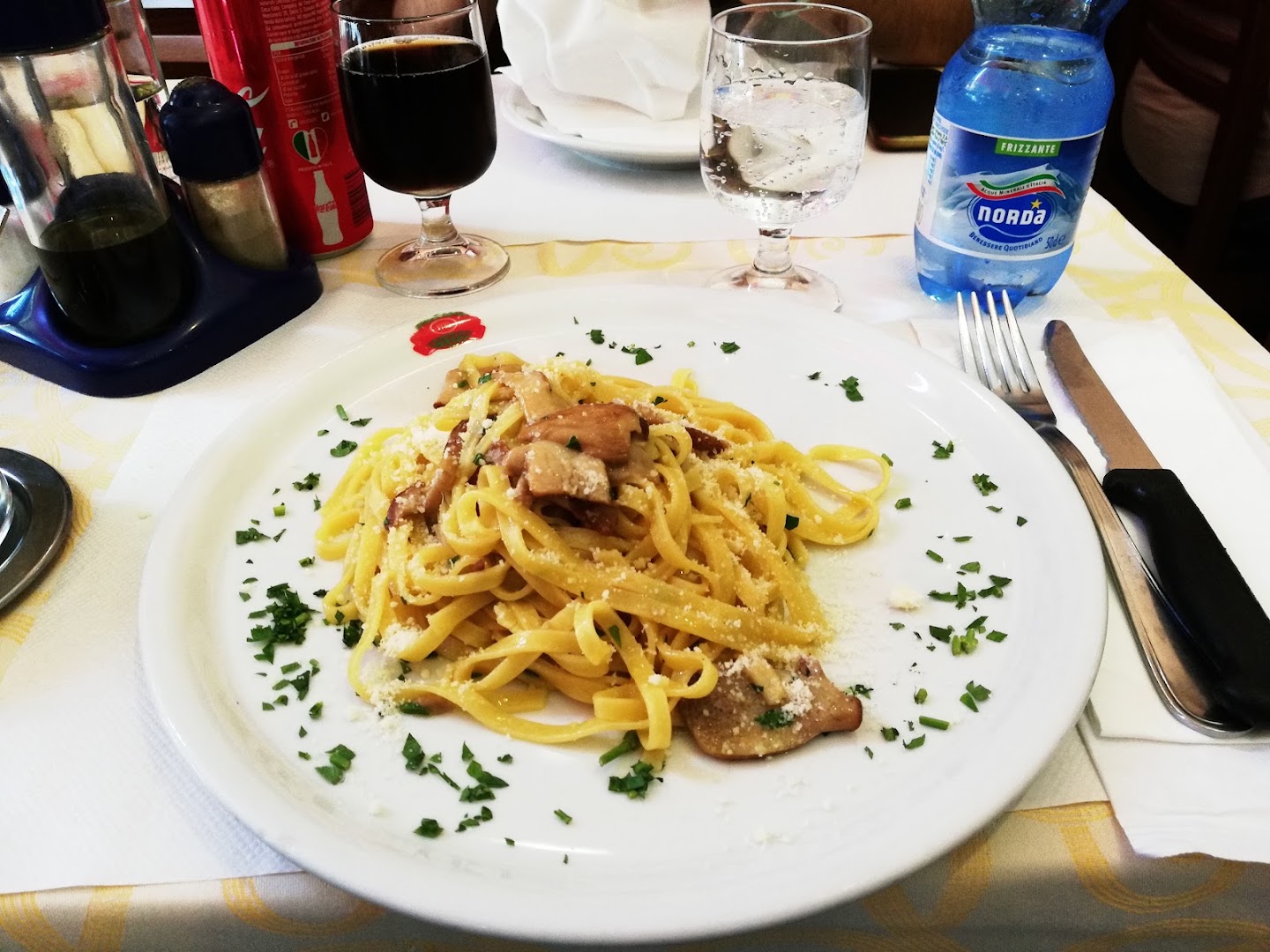 Bar Loren Frau