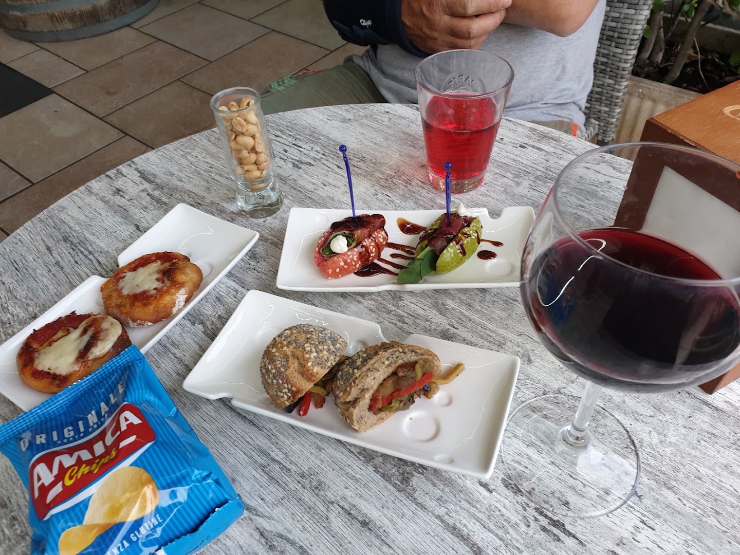 Bar Max-El