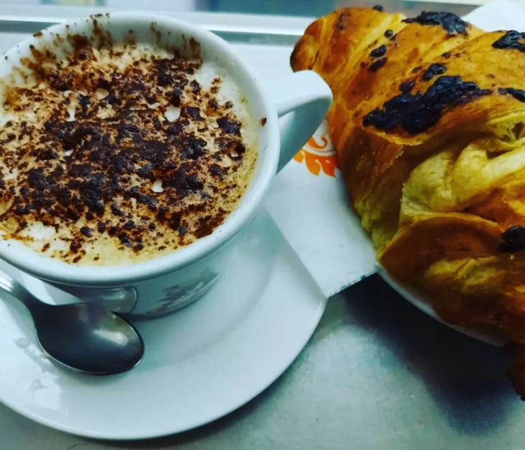 Bar Mediterraneo (cornetteria, gelateria, sala giochi)