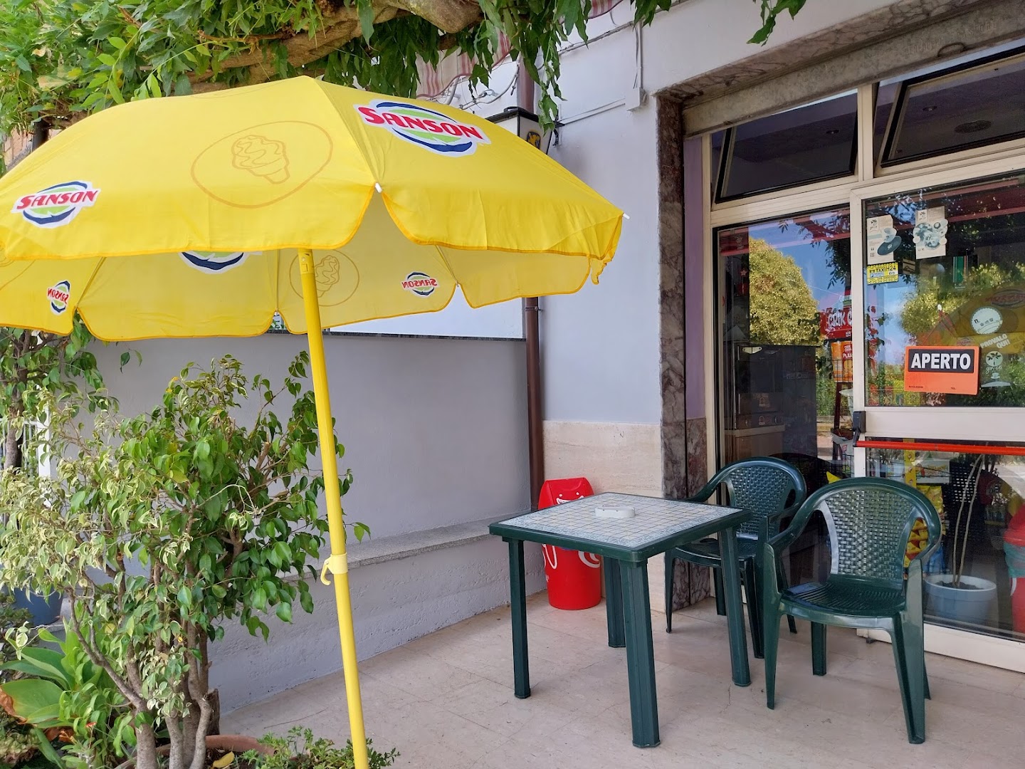 Bar Mediterraneo (cornetteria, gelateria, sala giochi)