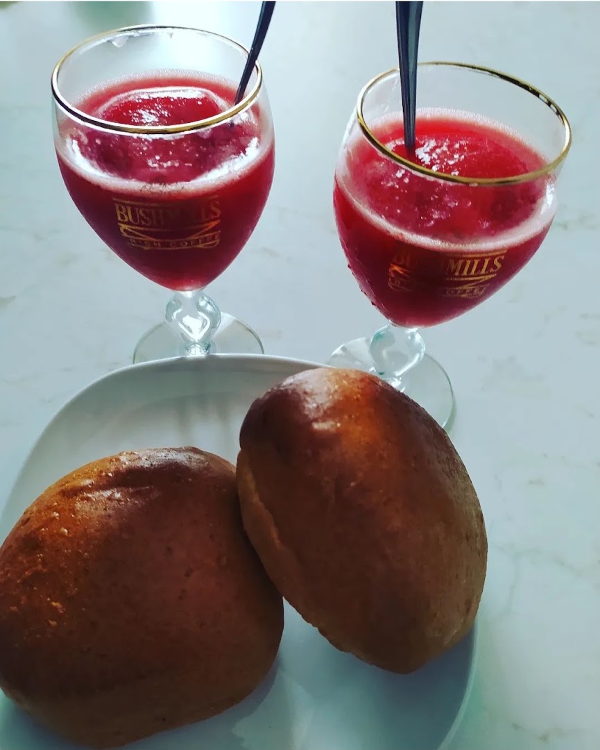 Bar Mediterraneo (cornetteria, gelateria, sala giochi)
