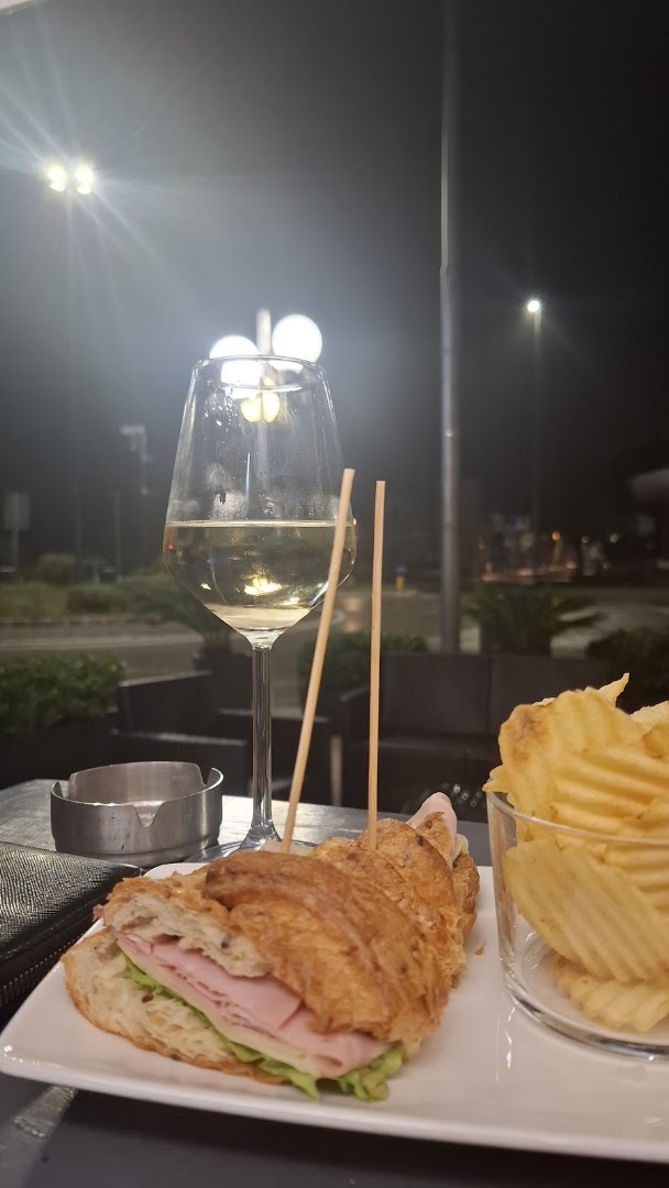 Bar Mercedes