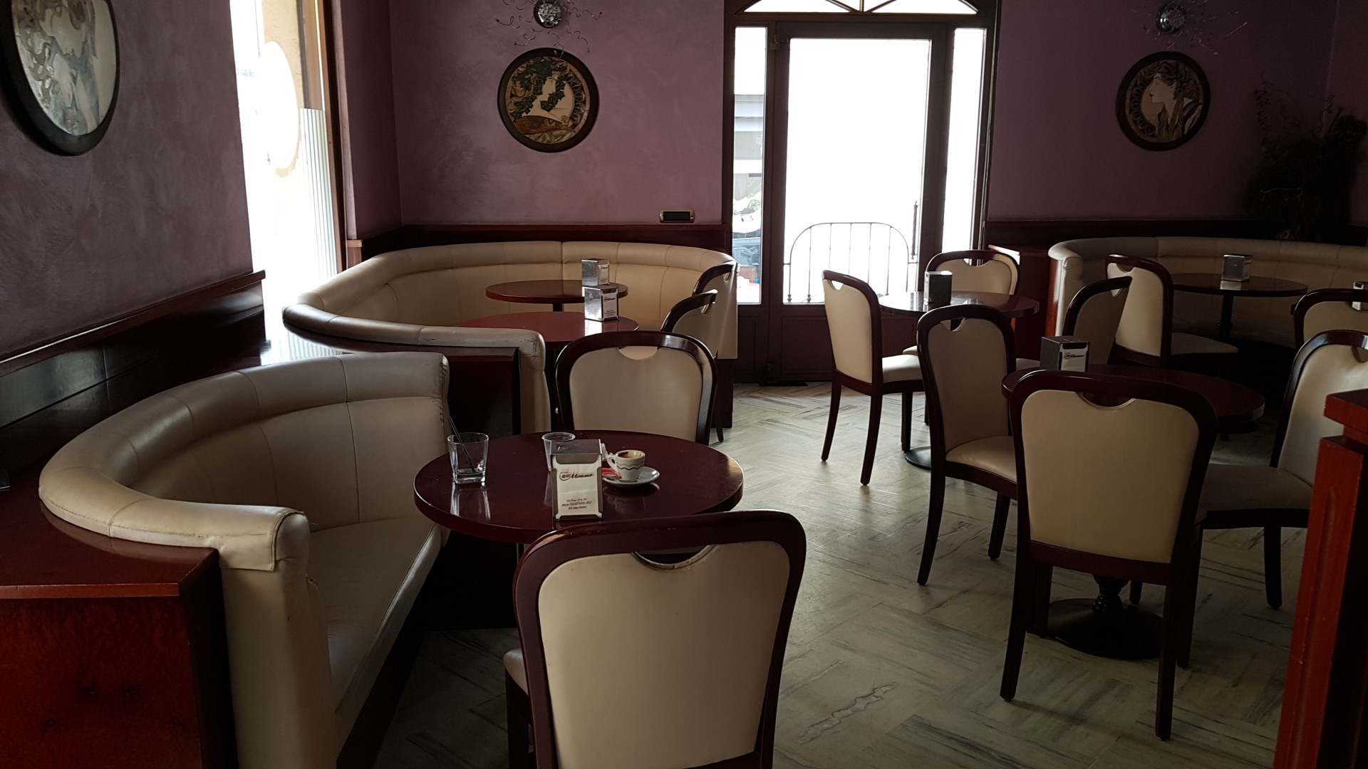 Bar Mommo