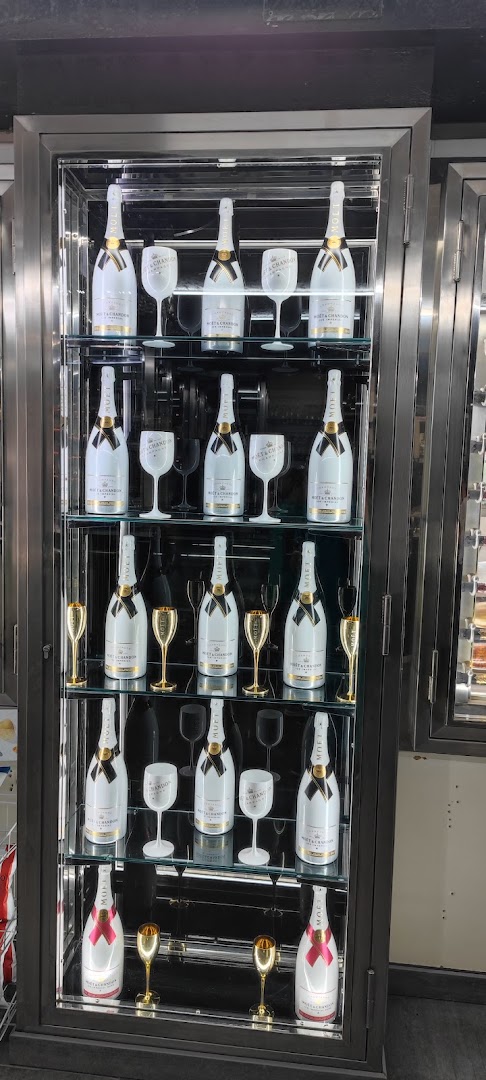 Bar Moschino
