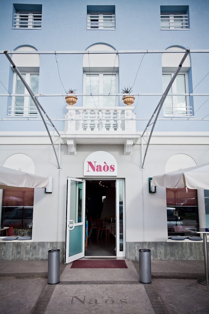 Bar Naos