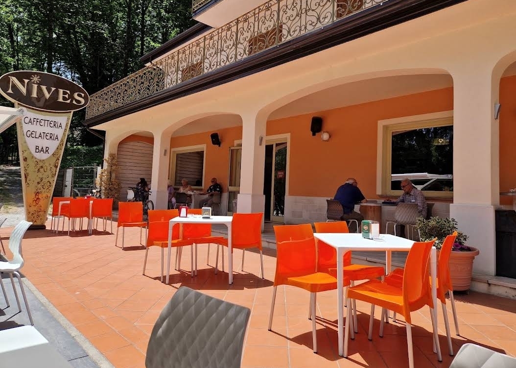 Bar Nives