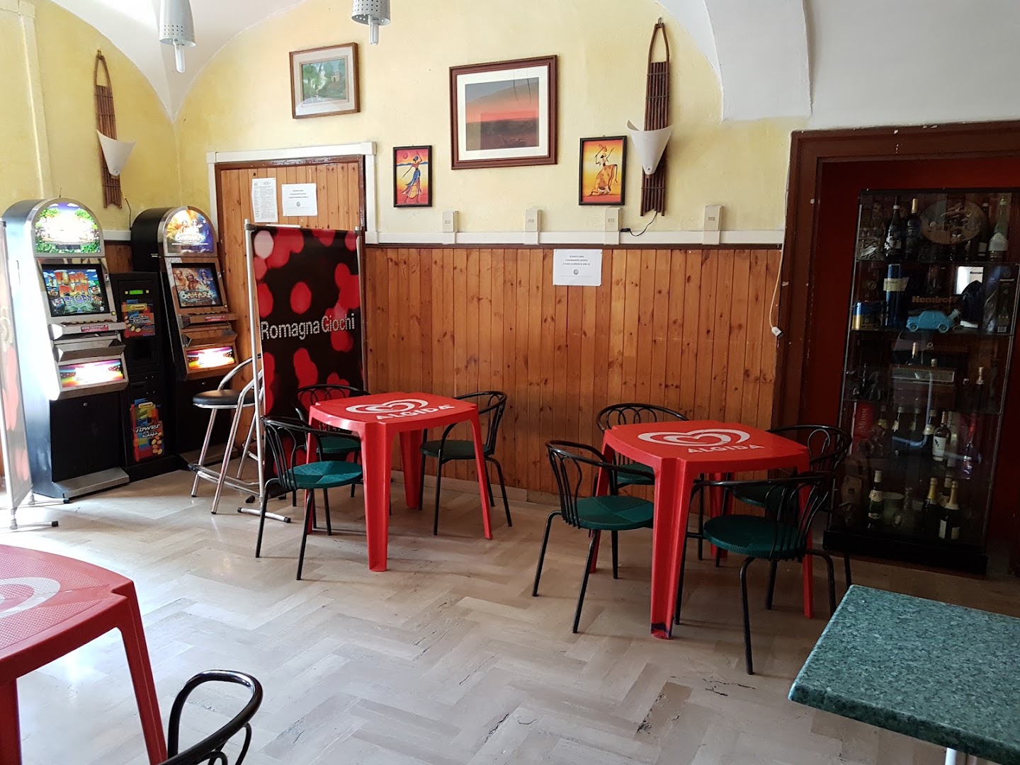 Bar Oasi di Minko Natalia