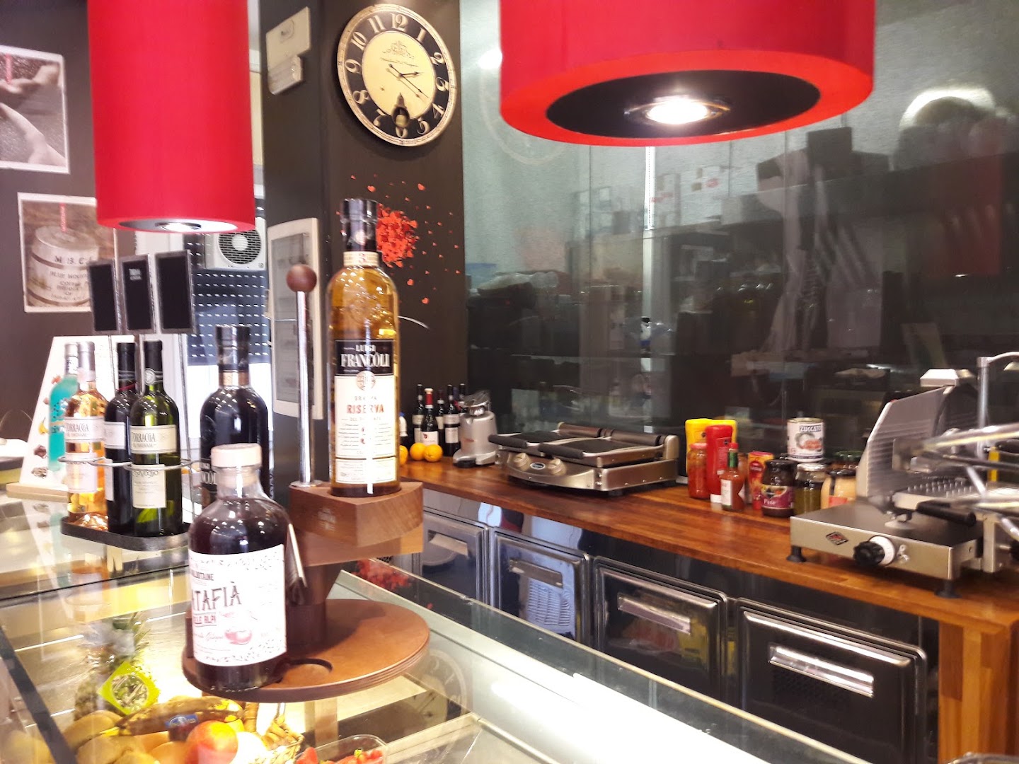 Bar Opera Magna