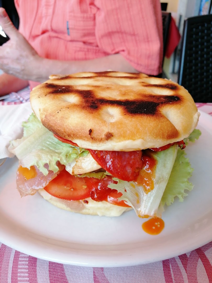 Bar paninoteca alla stazione